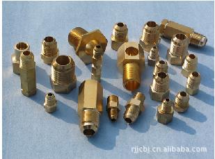 精密制冷设备中的关键配件 管继与手螺母